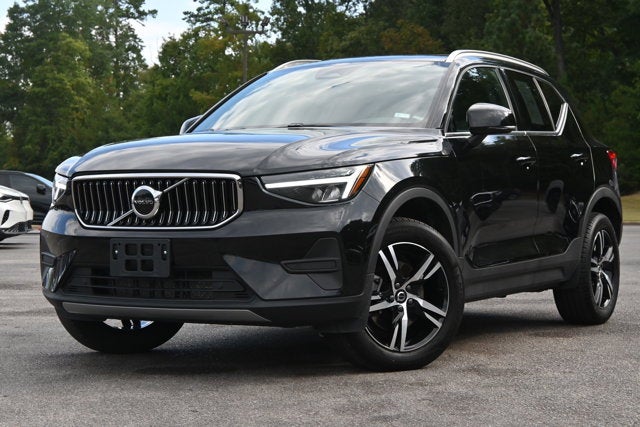 2025 Volvo XC40 Core Bright Theme