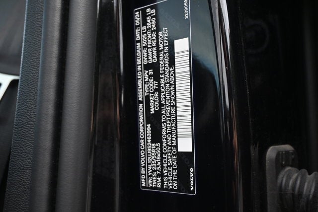 2025 Volvo XC40 Core Bright Theme