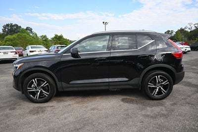 2025 Volvo XC40 Core Bright Theme