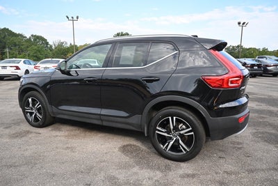 2025 Volvo XC40 Core Bright Theme