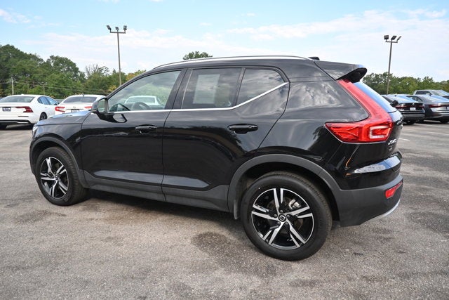 2025 Volvo XC40 Core Bright Theme