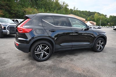 2025 Volvo XC40 Core Bright Theme