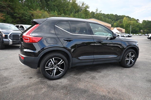 2025 Volvo XC40 Core Bright Theme